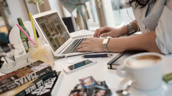 Jak asynchronní výuka změnila podnikání jazykových lektorek (jejich skutečné zkušenosti z praxe)